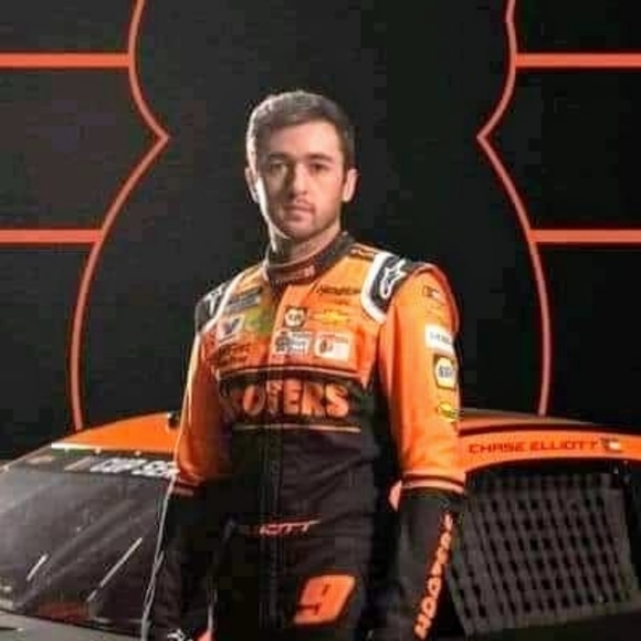 Meet your Posher, Kimmi - Picture 2 of 5